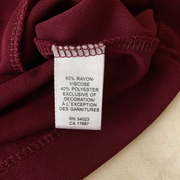 Banana Republic 2 Piece Set w/ Figure Flattering Details - Picture 16 of 16